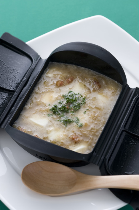 モッツァレラチーズ入りオニオンスープ